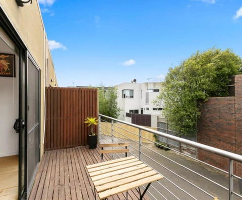 Ascot Vale - Lovely 2 Bedroom Townhouse Close To Everything! - Accommodation Batemans Bay 4