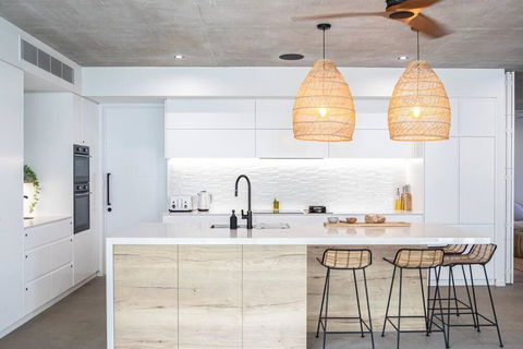 Azure Port Douglas - Luxurious & Modern - Accommodation Batemans Bay 1