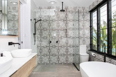 Azure Port Douglas - Luxurious & Modern - Accommodation Batemans Bay 4