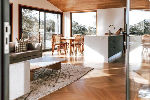 B E R T I E - Central Bicheno - Accommodation Batemans Bay 0