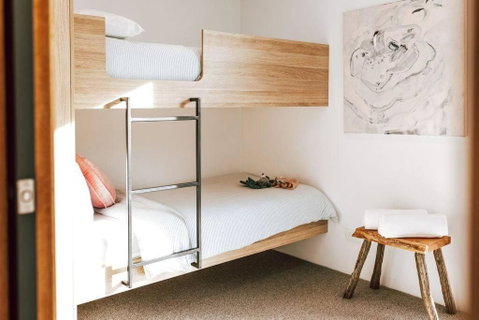 B E R T I E - Central Bicheno - Accommodation Batemans Bay 2