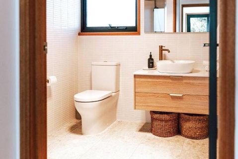 B E R T I E - Central Bicheno - Accommodation Batemans Bay 4