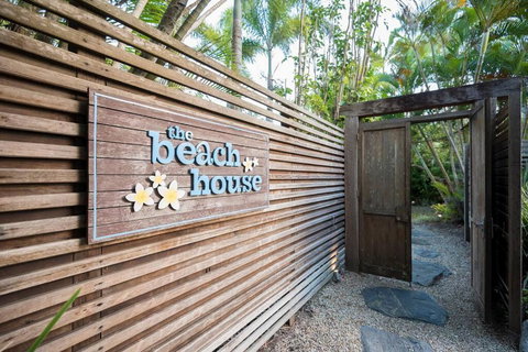 BALA Beach House On ABSOLUTE Beachfront - Accommodation Batemans Bay 2