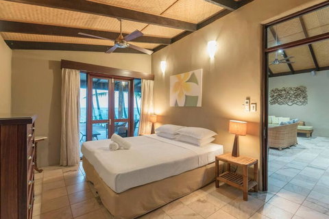 BALA Beach House On ABSOLUTE Beachfront - Accommodation Batemans Bay 4