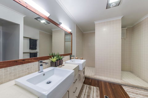 Hayman Views - Accommodation Batemans Bay 3