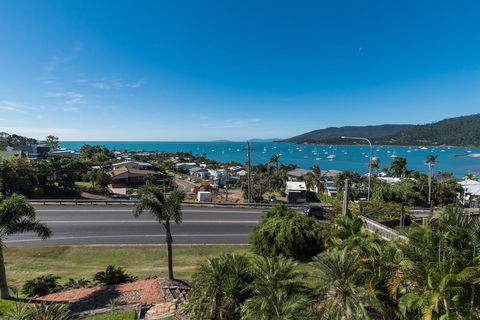 Hayman Views - Accommodation Batemans Bay 10