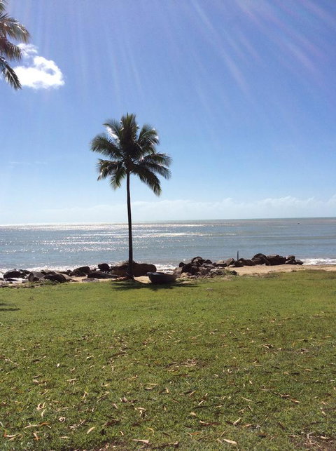 Cairns Beach House Our Oasis - Accommodation Batemans Bay 3