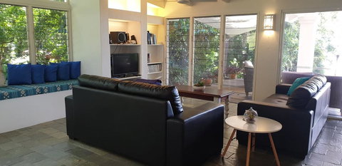 Cairns Beach House Our Oasis - Accommodation Batemans Bay 13