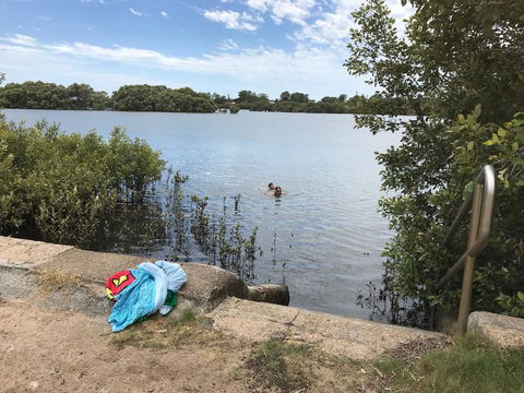 Absolute Waterfront - Accommodation Batemans Bay 8