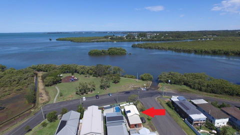 Absolute Waterfront - Accommodation Batemans Bay 14