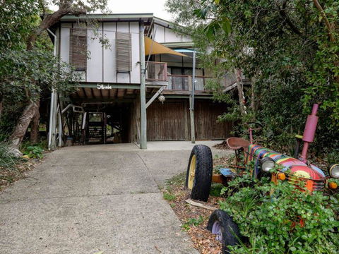 Five Bimba (Tractor House) - Accommodation Batemans Bay 0