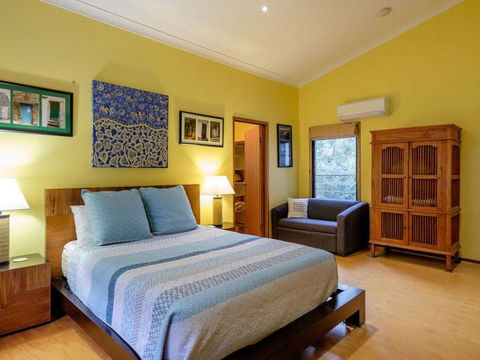 Five Bimba (Tractor House) - Accommodation Batemans Bay 6