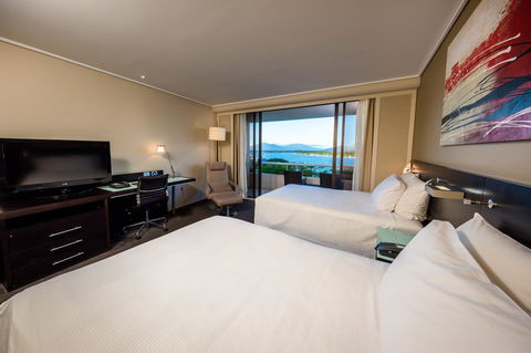 Hilton Cairns - Accommodation Batemans Bay 6
