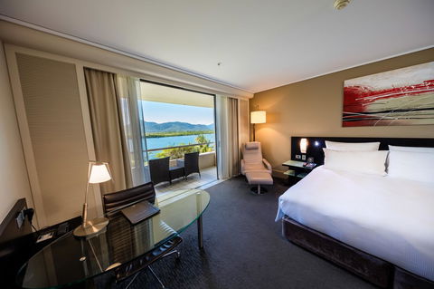 Hilton Cairns - Accommodation Batemans Bay 3