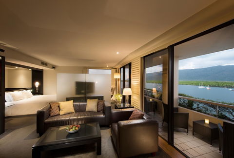 Hilton Cairns - Accommodation Batemans Bay 23