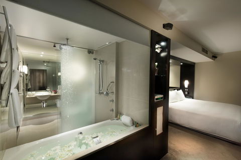 Hilton Cairns - Accommodation Batemans Bay 19