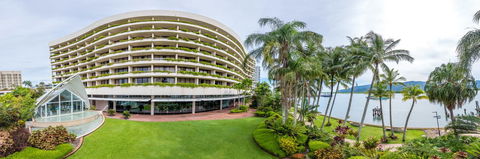 Hilton Cairns - Accommodation Batemans Bay 18