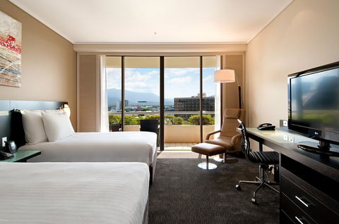 Hilton Cairns - Accommodation Batemans Bay 33
