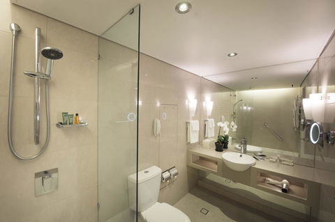Hilton Cairns - Accommodation Batemans Bay 16