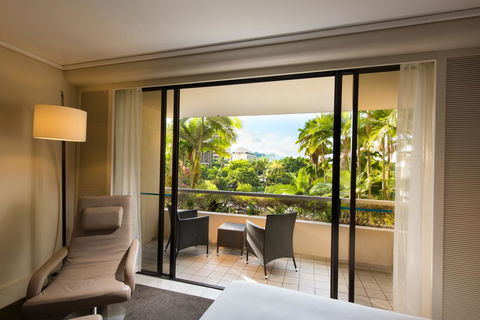 Hilton Cairns - Accommodation Batemans Bay 10