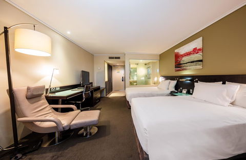 Hilton Cairns - Accommodation Batemans Bay 11