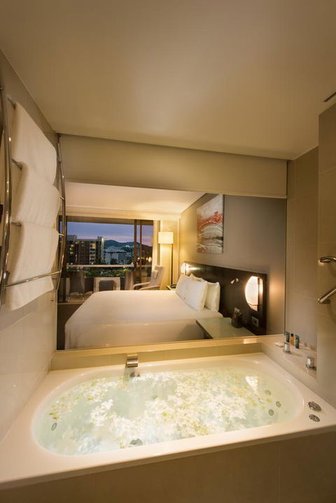 Hilton Cairns - Accommodation Batemans Bay 22
