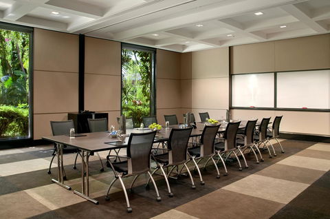 Hilton Cairns - Accommodation Batemans Bay 37