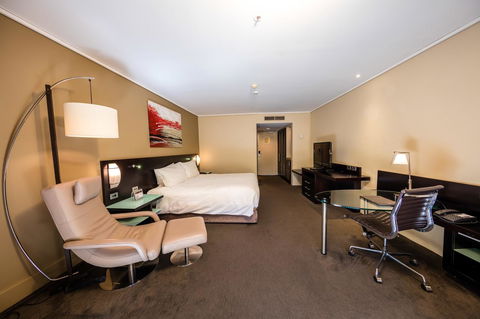 Hilton Cairns - Accommodation Batemans Bay 31