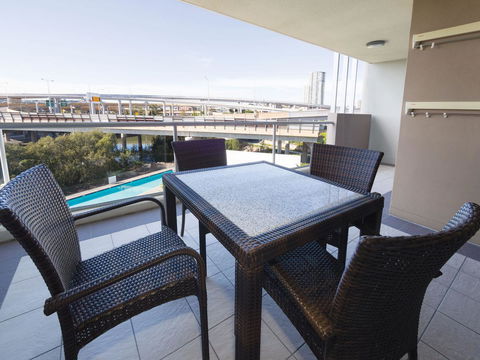 Oaks Brisbane Mews Suites - Accommodation Batemans Bay 4