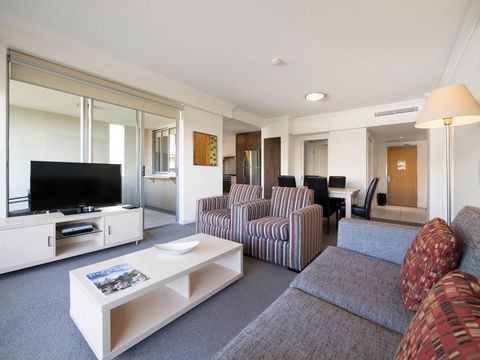 Oaks Brisbane Mews Suites - Accommodation Batemans Bay 3