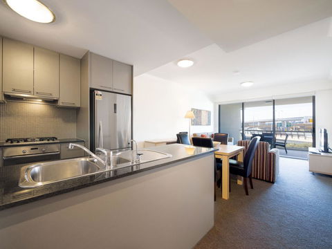 Oaks Brisbane Mews Suites - Accommodation Batemans Bay 6