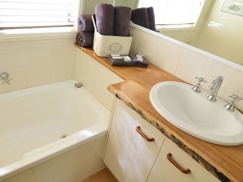 Apple Tree Cottage Montville - Accommodation Batemans Bay 10