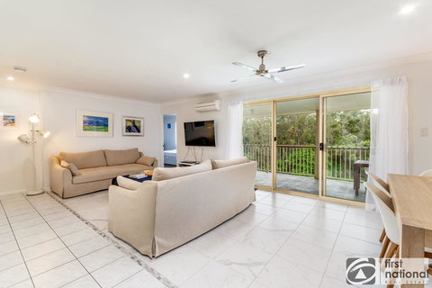 Immaculate Spacious Second Floor Unit Overlooking Pristine Parklands - Accommodation Batemans Bay 3