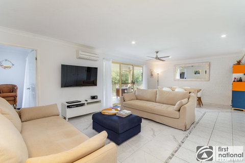 Immaculate Spacious Second Floor Unit Overlooking Pristine Parklands - Accommodation Batemans Bay 9