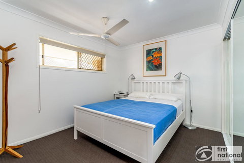 Immaculate Spacious Second Floor Unit Overlooking Pristine Parklands - Accommodation Batemans Bay 8