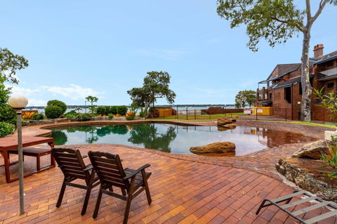 Spacious Family Unit With Incredible Views. - Accommodation Batemans Bay 4