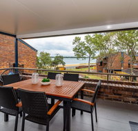 Spacious Family unit with Incredible views. - Accommodation Batemans Bay
