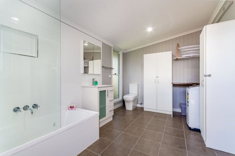 Fabulous Family Destination In Paradise Parade, Bongaree - Accommodation Batemans Bay 16