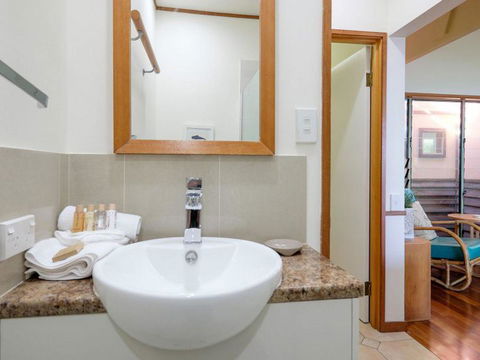 Claytons 1 By Discover Stradbroke - Accommodation Batemans Bay 10