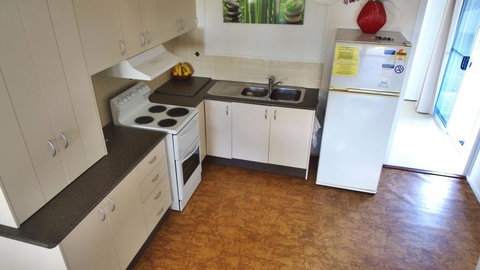 'AFRAME Tarcoola Cottage' 29 The Parade, North Haven - Accommodation Batemans Bay 3