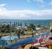 'Baylife Villa' 4a Warruga St - Large home with WIFI Netflix Aircon Linen  Spectacular Views - Accommodation Batemans Bay