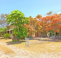 'Daves Place' 27 Rigney St - Holiday house with WIFI Aircon  Boat Parking - Accommodation Batemans Bay