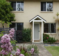 'Sandy Bottoms' with WiFi just Moments from Beach - Accommodation Batemans Bay