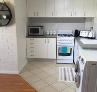 'The Mount' Trendy with City Views - Accommodation Batemans Bay