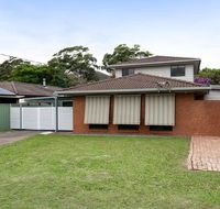 'Willows At The Bay' 111 Horace St - Large House with Aircon WIFI and Boat Parking. - Accommodation Batemans Bay