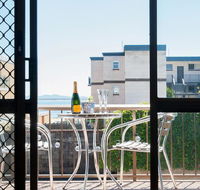 1 'BAHIA' 47 RONALD AVE - GREAT LOCATION WITH FILTERED WATER VIEWS - Accommodation Batemans Bay