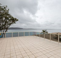 1 'Kooringal' 105 Soldiers Point Road - waterfront unit wth aircon - Accommodation Batemans Bay