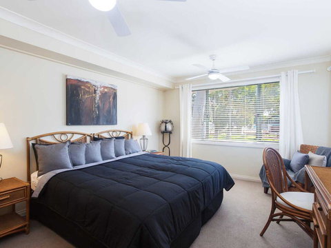 1 'Peninsula Waters', 2-4 Soldiers Point Road - Aircon, Pool & Massive Outdoor Area - Accommodation Batemans Bay 1