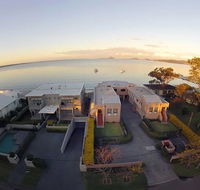 1 'Seaside Splendour' 137 Soldiers Point Road - beautiful unit on the waterfront - Accommodation Batemans Bay