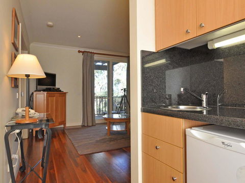 1 Bedroom Executive Villa Located Within Cypress Lakes - Accommodation Batemans Bay 2